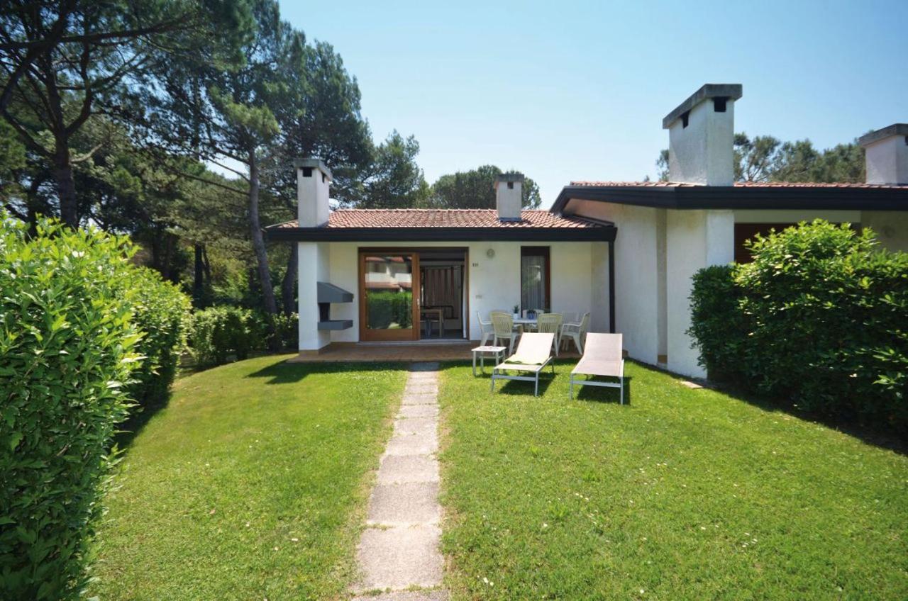 Villaggio Club Dei Pini Bibione Exterior photo