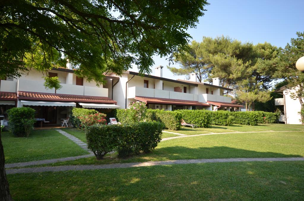 Villaggio Club Dei Pini Bibione Exterior photo
